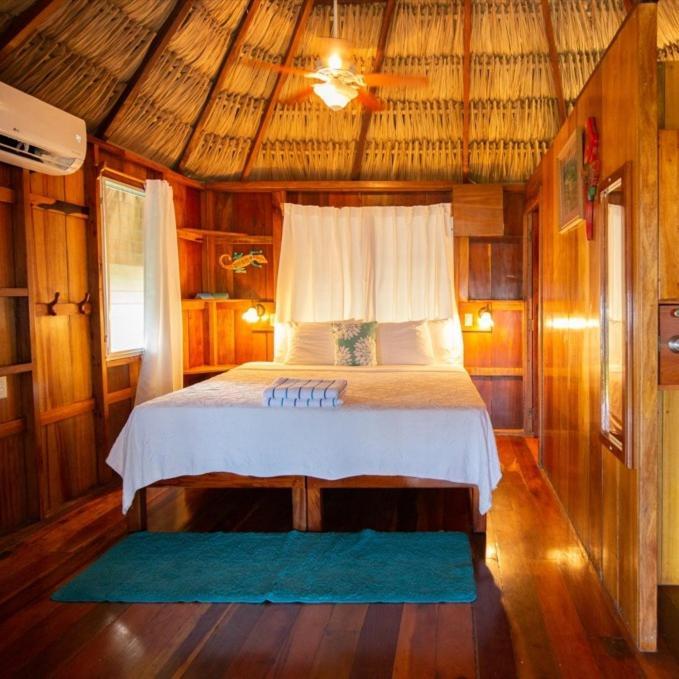 St. George'S Caye Resort Belize City Esterno foto