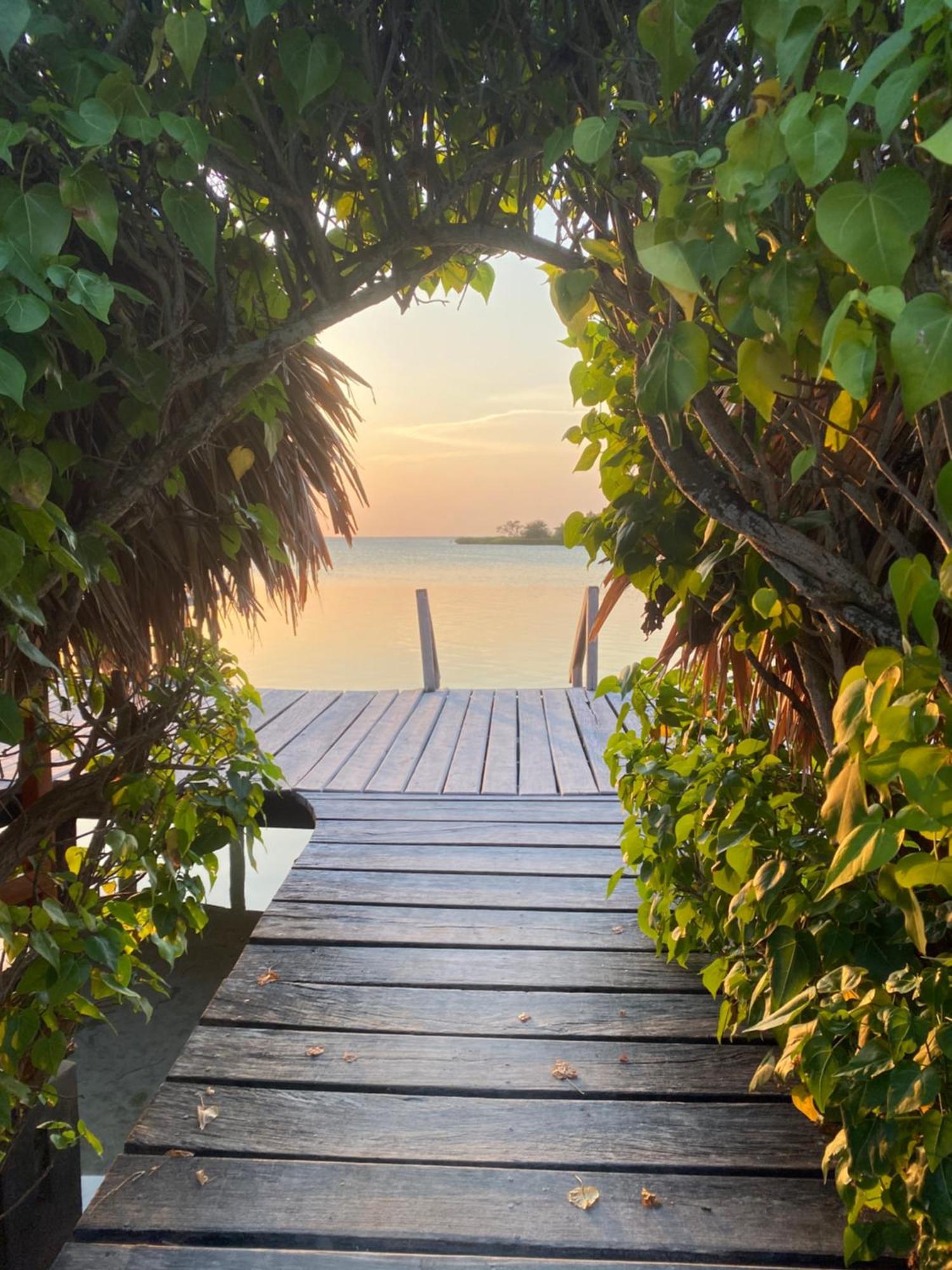 St. George'S Caye Resort Belize City Esterno foto
