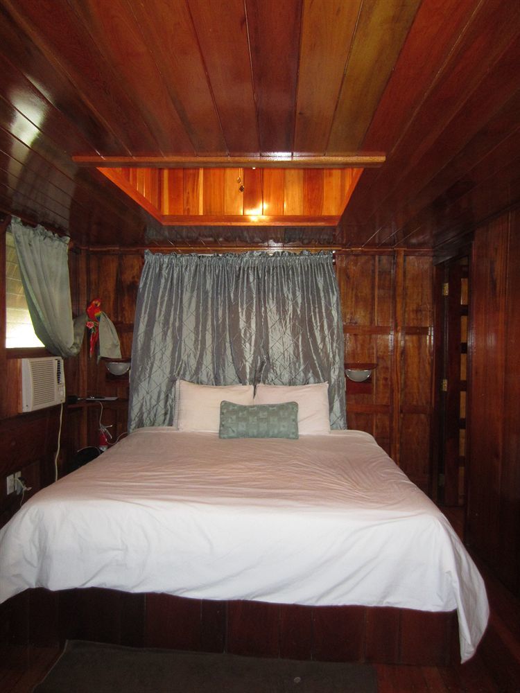 St. George'S Caye Resort Belize City Esterno foto